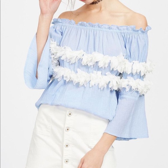 Beautiful floral off shoulder pleated flower top - Picture 5 of 5